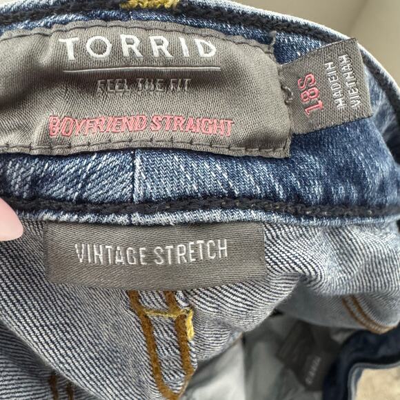 Torrid 18S Boyfriend Straight Distressed Vintage Stretch Jeans Medium Wash - Picture 9 of 12